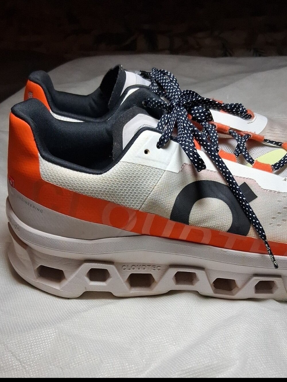 On Cloud Cloutec Helium Sneakers